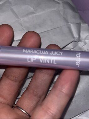 tarte Maracuja Juicy Lip Vinyl - Pink Shimmering beautiful color!